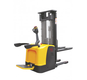 Штабелер самоходный 1,5 т 5,6 м XILIN CDDK15-III Li-ion 24/230 В/Ач (с платформой) арт. 1042408